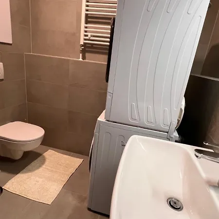 1,5 With Terrace, New Building, B1 公寓